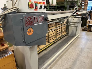 Rif. 680 Levigatrice a nastro lungo Socomec
